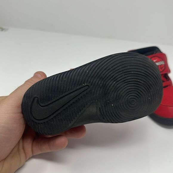 Nike Toddler Team Hustle Boys D 9 (TD) Size 6C RedBlack AQ4226 600 - Picture 3 of 5